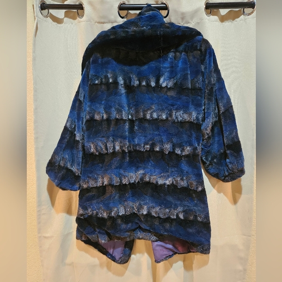Luxurious Blue Sheared Mink Fur Jacket - Picture 5 of 5
